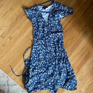 Banana Republic blue and white floral wrap dress. Excellent condition.